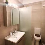 Av Luxury 2 * Szaloniki