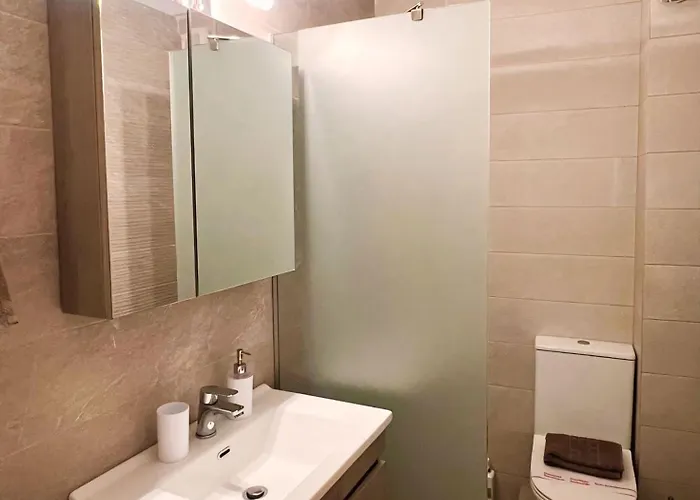 Av Luxury 2 * 테살로니키